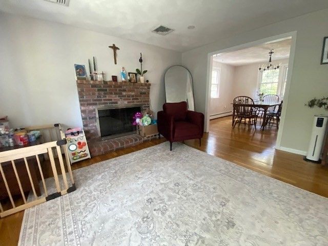 64 Haverhill St, Reading, MA 01867