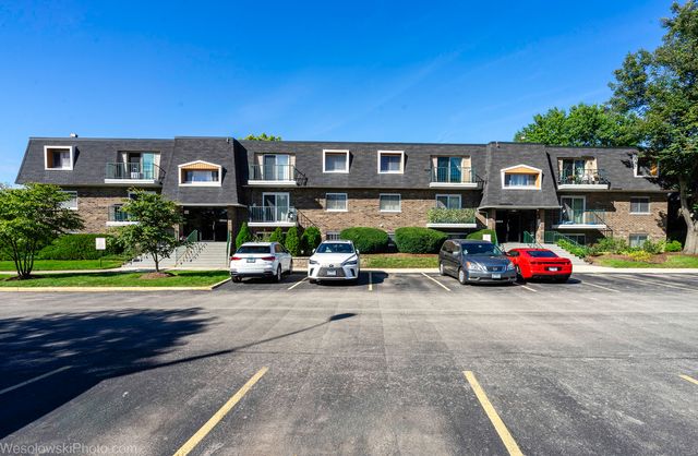 3856 S Parkway Drive 3B, Northbrook, IL 60062