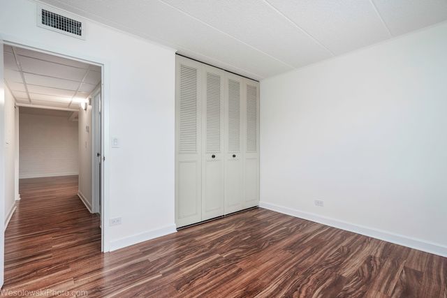 3856 S Parkway Drive 3B, Northbrook, IL 60062