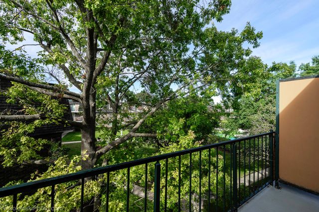 3856 S Parkway Drive 3B, Northbrook, IL 60062