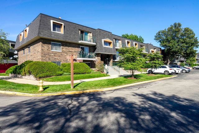 3856 S Parkway Drive 3B, Northbrook, IL 60062