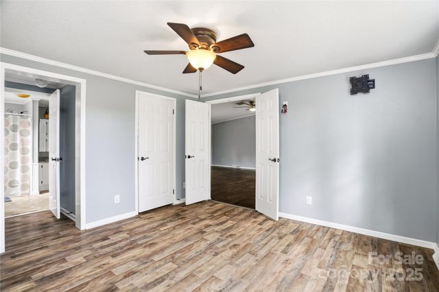 1116 W Lewis Ferry Road, Statesville, NC 28677