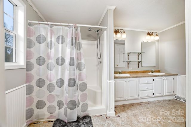 1116 W Lewis Ferry Road, Statesville, NC 28677