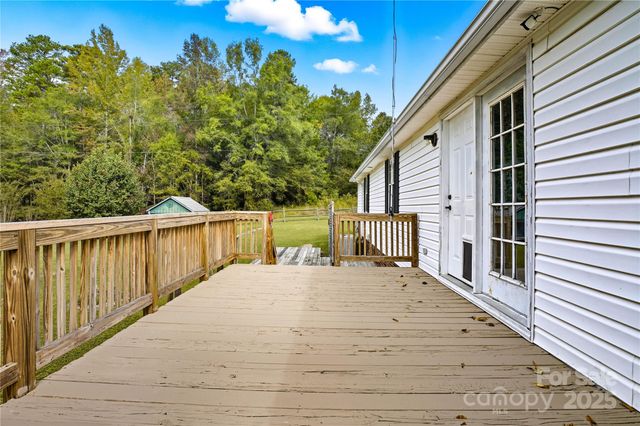 1116 W Lewis Ferry Road, Statesville, NC 28677