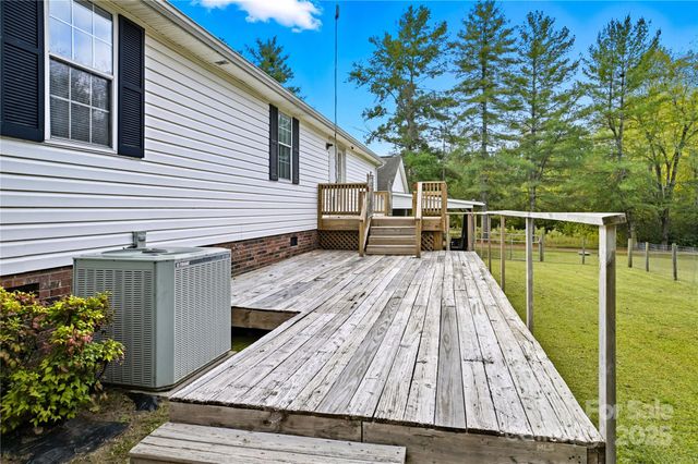 1116 W Lewis Ferry Road, Statesville, NC 28677