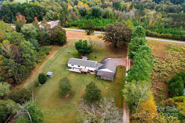 1116 W Lewis Ferry Road, Statesville, NC 28677