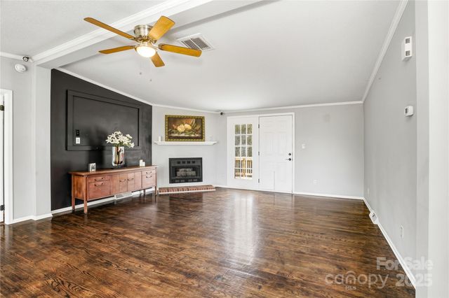 1116 W Lewis Ferry Road, Statesville, NC 28677