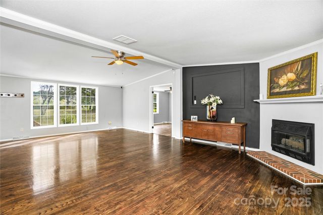 1116 W Lewis Ferry Road, Statesville, NC 28677