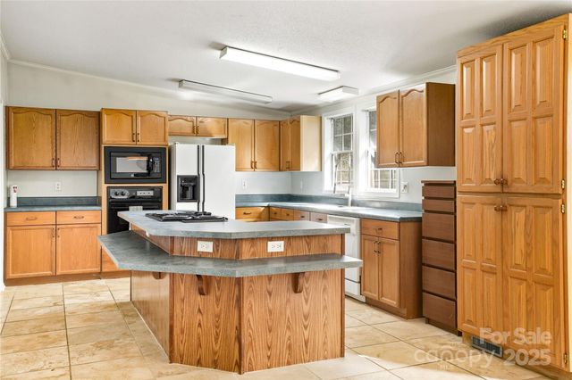 1116 W Lewis Ferry Road, Statesville, NC 28677