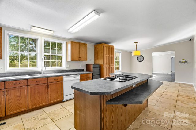 1116 W Lewis Ferry Road, Statesville, NC 28677