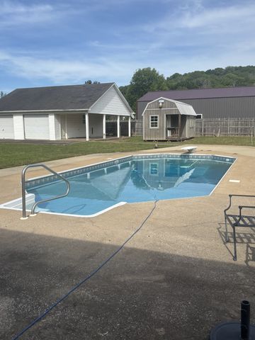 204 Alex Dr, Pulaski, TN 38478