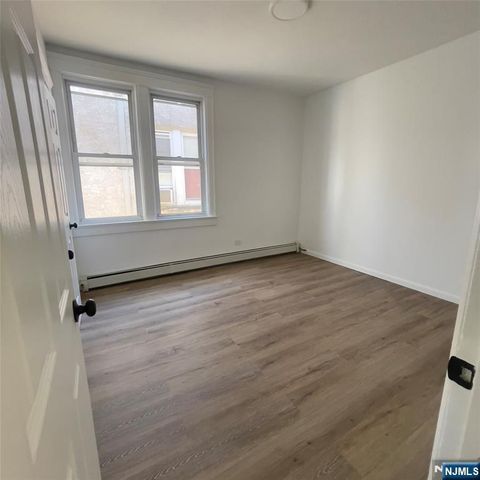 237 Day Avenue 2, Cliffside Park, NJ 07010