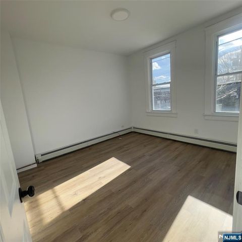 237 Day Avenue 2, Cliffside Park, NJ 07010