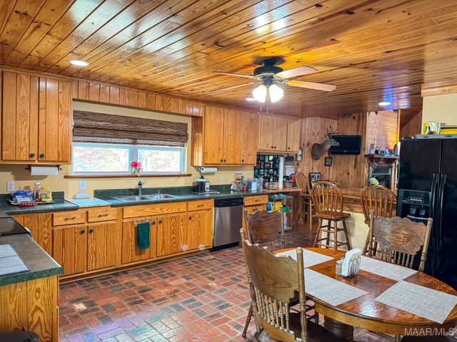 100 Walnut Street, Catherine, AL 36728