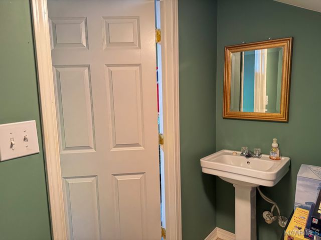 100 Walnut Street, Catherine, AL 36728