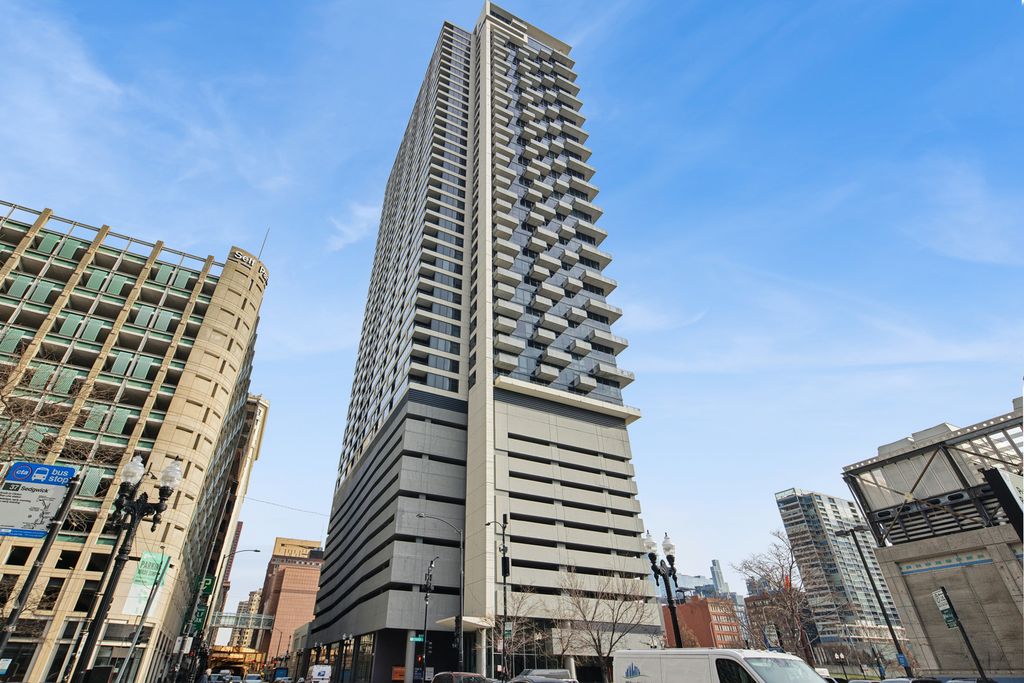 235 W Van Buren Street 262-264-288-292, Chicago, IL 60607
