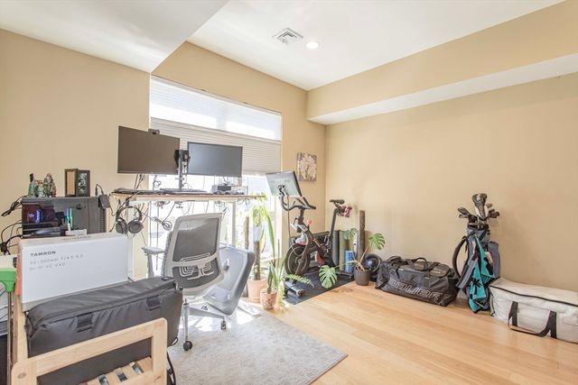 488 Dorchester Ave 3I, Boston, MA 02127