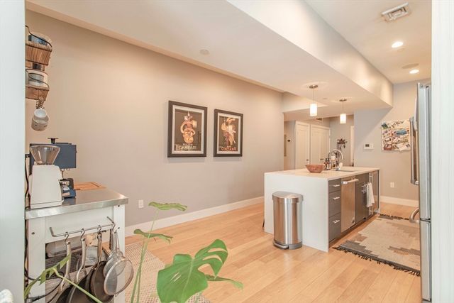 488 Dorchester Ave 3I, Boston, MA 02127