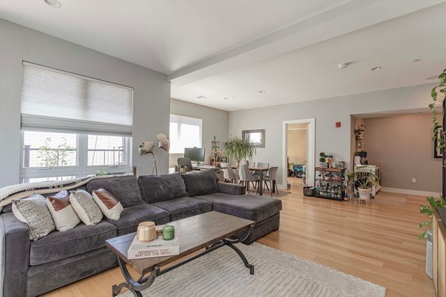 488 Dorchester Ave 3I, Boston, MA 02127