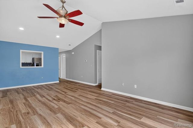 9200 Scenic Way, Oxford Charter Township, MI 48371