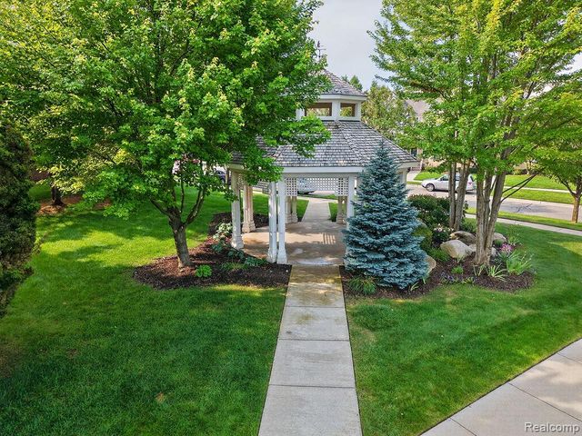 9200 Scenic Way, Oxford Charter Township, MI 48371