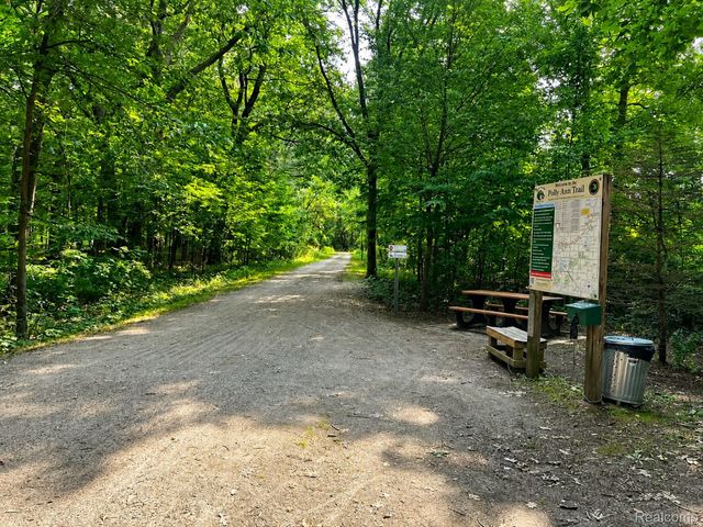 9200 Scenic Way, Oxford Charter Township, MI 48371