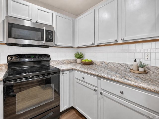 9200 Scenic Way, Oxford Charter Township, MI 48371