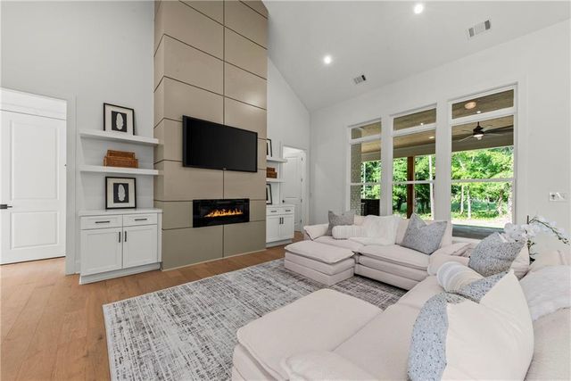 1701 Osprey Poynte, Greensboro, GA 30642