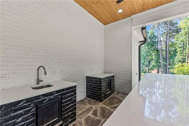 1701 Osprey Poynte, Greensboro, GA 30642
