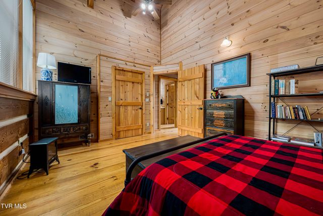 319 Ivy Wood Lane, Mountain City, TN 37683