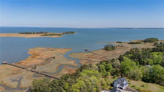 107 Colonial WAY, Carrollton, VA 23314