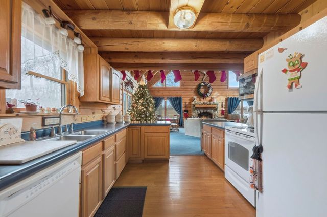 7071 State Road 8, Butler, IN 46721