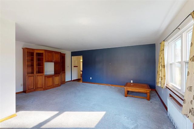 1013 W GORE Road, Erie, PA 16509