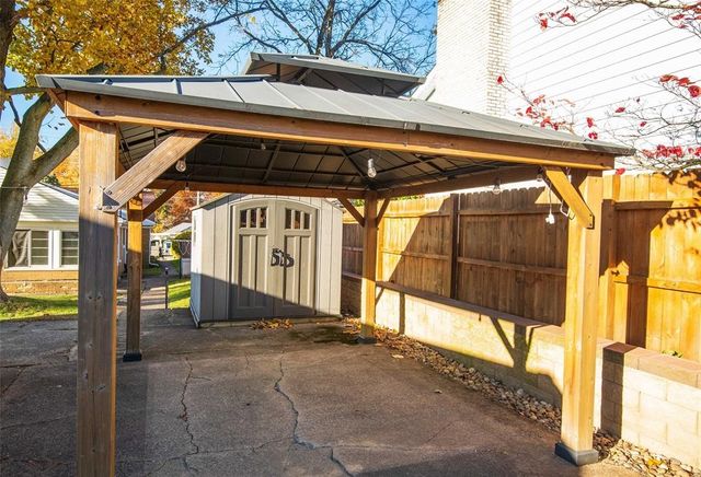 1013 W GORE Road, Erie, PA 16509