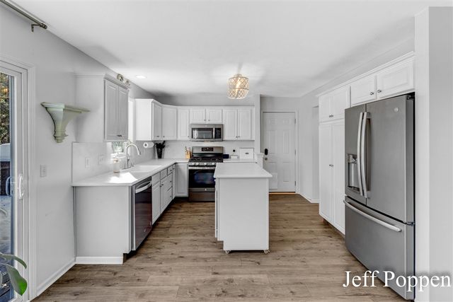 5382 Pinnacle Drive, Wyoming, MI 49519