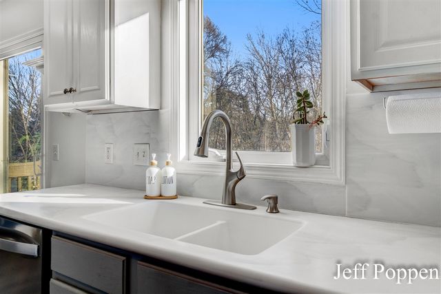 5382 Pinnacle Drive, Wyoming, MI 49519