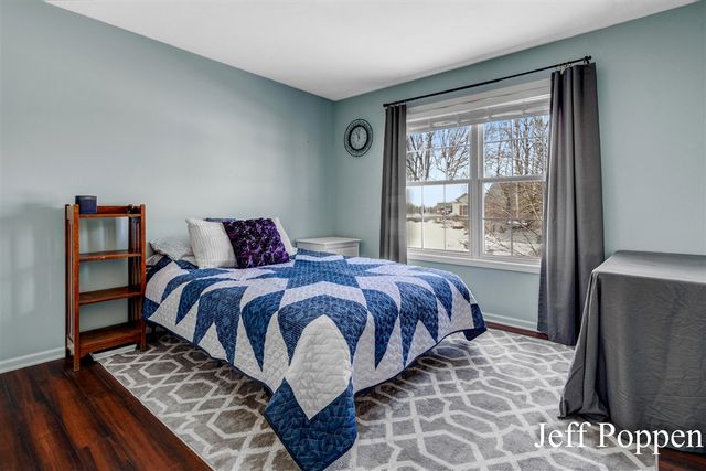 5382 Pinnacle Drive, Wyoming, MI 49519