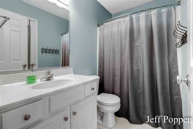 5382 Pinnacle Drive, Wyoming, MI 49519