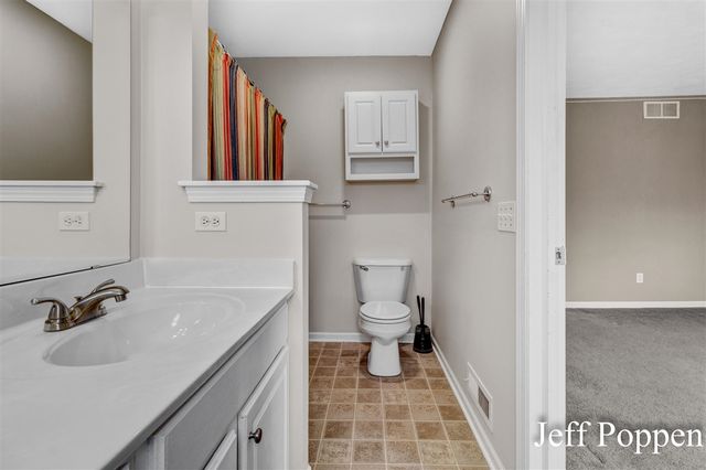 5382 Pinnacle Drive, Wyoming, MI 49519