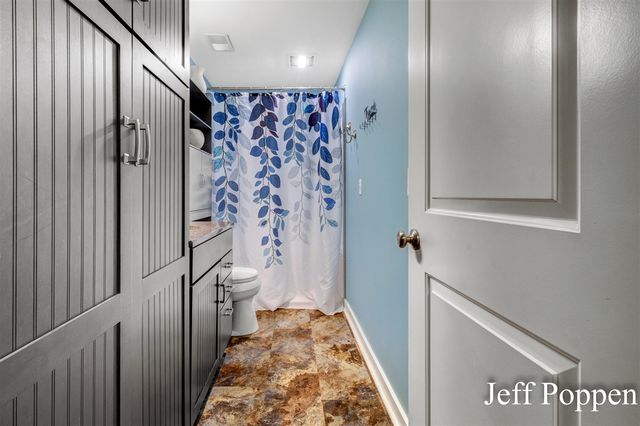 5382 Pinnacle Drive, Wyoming, MI 49519