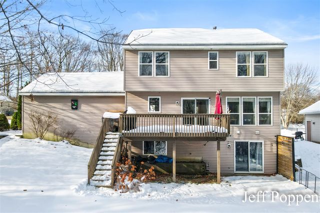 5382 Pinnacle Drive, Wyoming, MI 49519