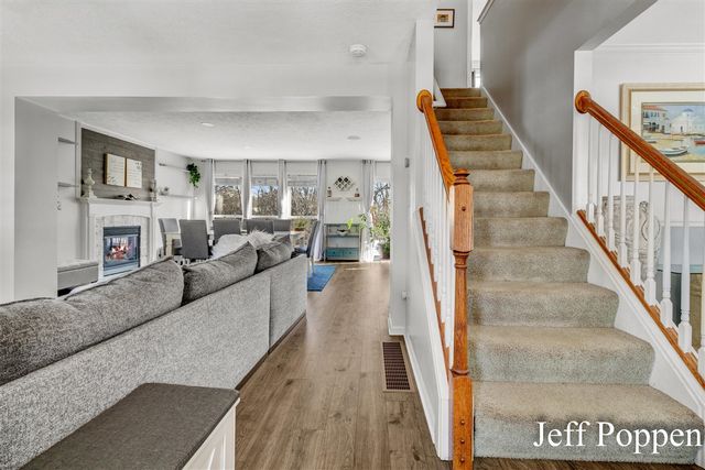 5382 Pinnacle Drive, Wyoming, MI 49519