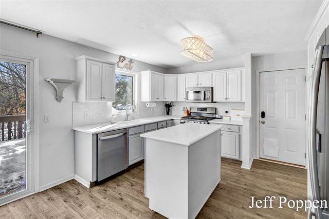 5382 Pinnacle Drive, Wyoming, MI 49519