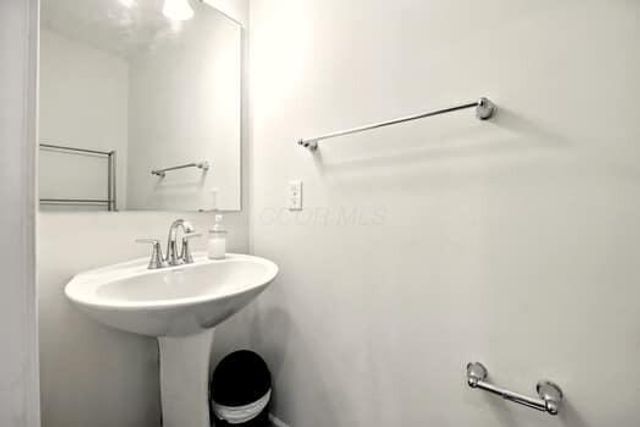 3884 Chickasaw Drive, Grove City, OH 43123