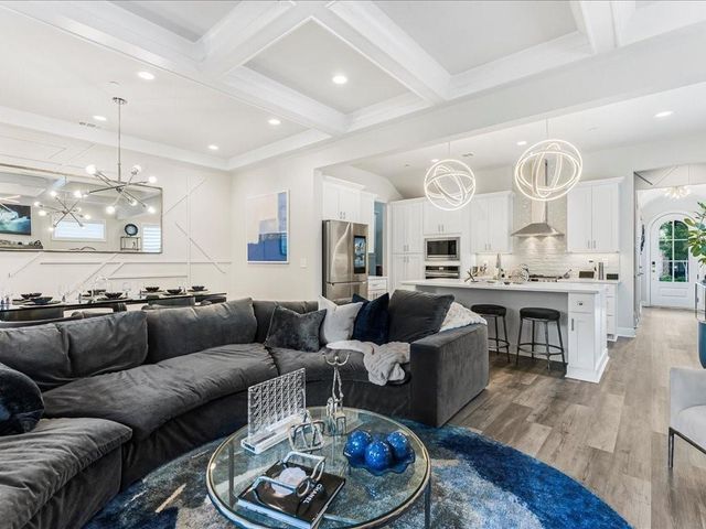 120 Via Roma, Woodstock, GA 30188