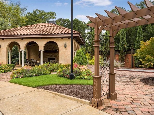 120 Via Roma, Woodstock, GA 30188