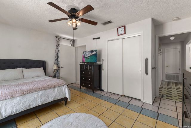 114 Iroquois, San Antonio, TX 78211