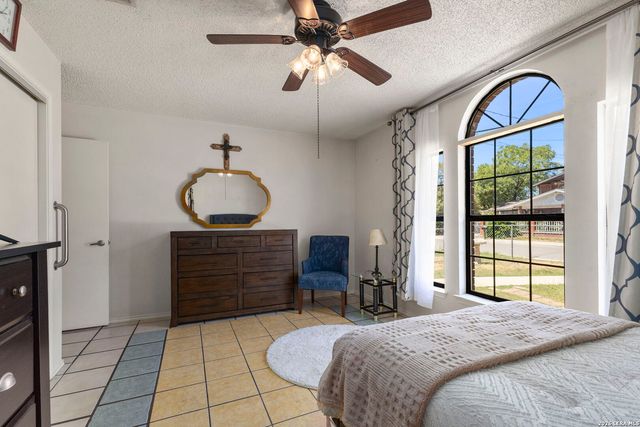114 Iroquois, San Antonio, TX 78211