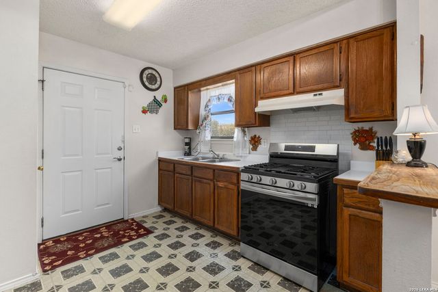 114 Iroquois, San Antonio, TX 78211