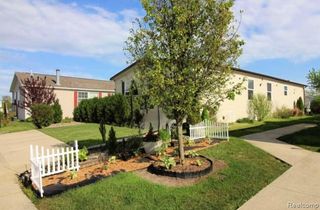 24445 Edwin Drive, Flat Rock, MI 48134